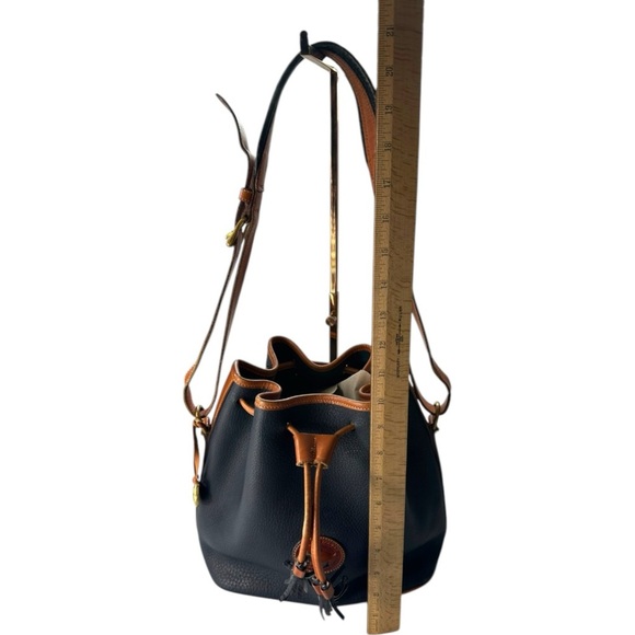 Dooney and Bourke Drawstring Vintage Drawstring Bucket Bag Leather Navy Blue - Picture 3 of 16